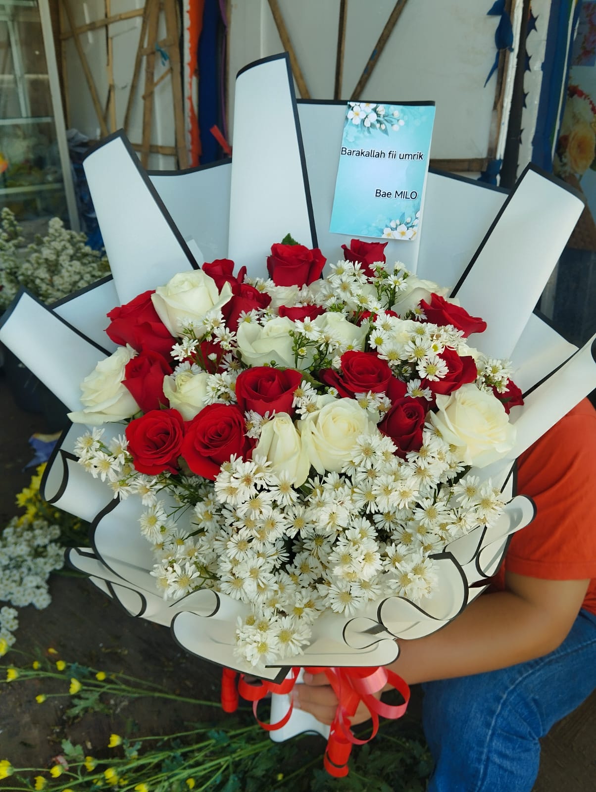 https://yansflorist.com/image/produk/Buket-bunga-segar/Buket-Bunga-Segar-1.jpeg