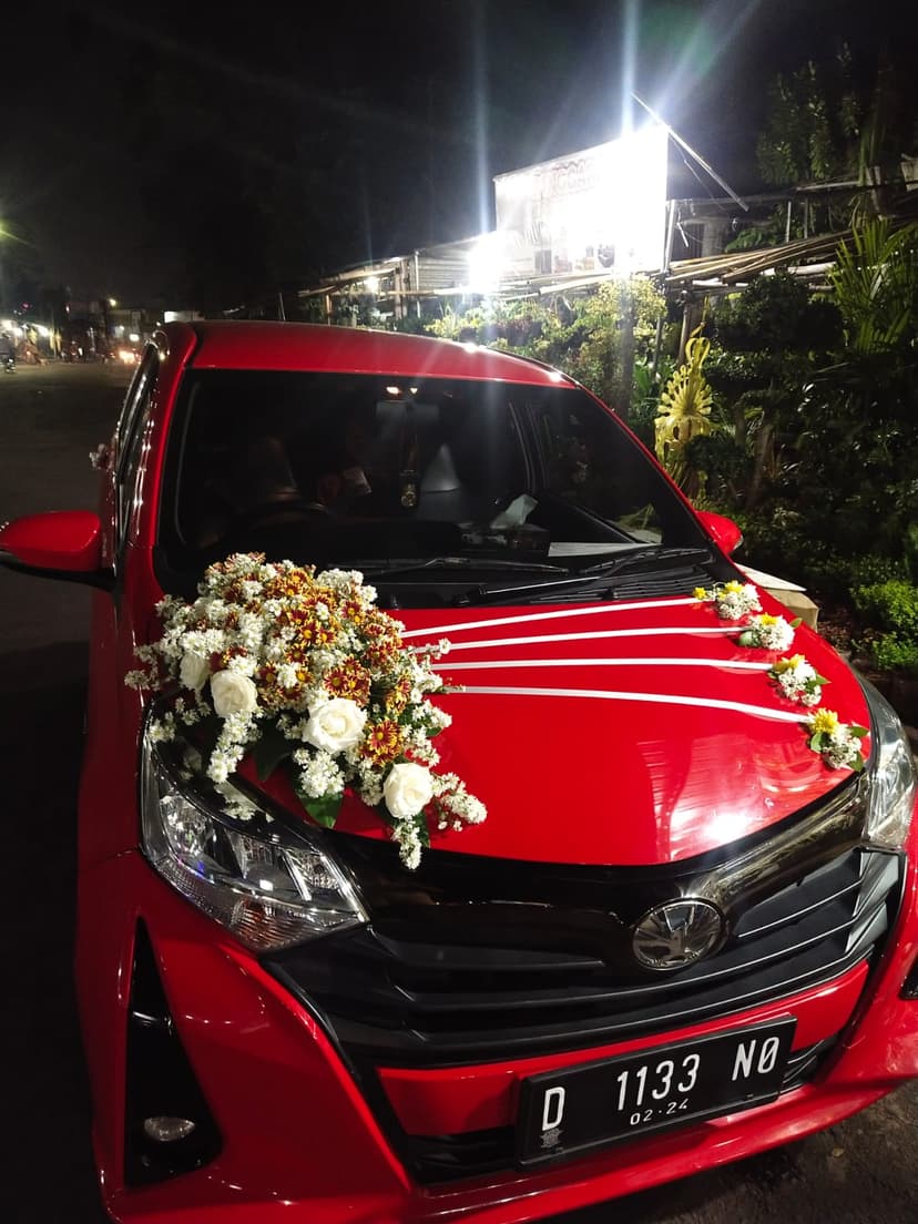 https://yansflorist.com/image/produk/Bunga-Mobil/Bunga-Mobil-Model-17-0.jpeg