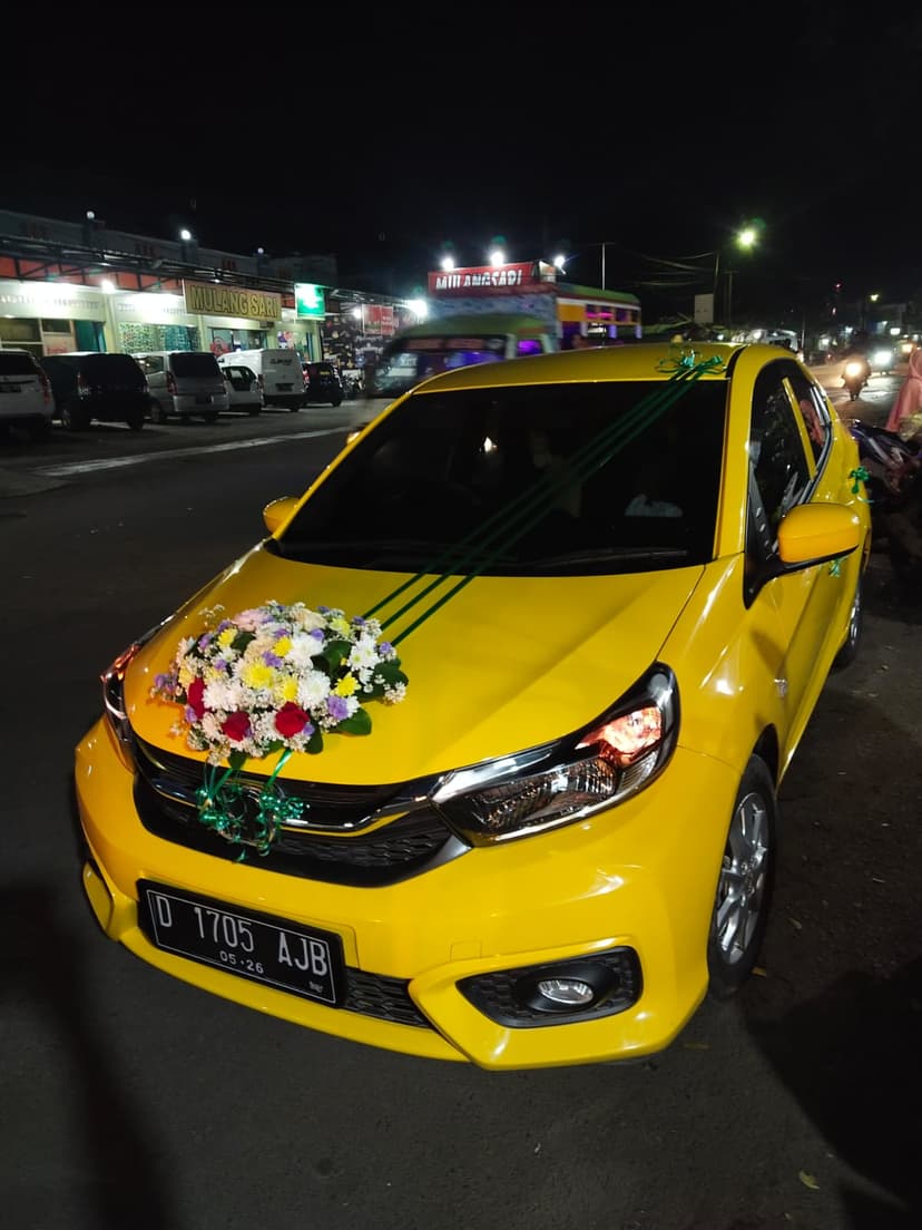 https://yansflorist.com/image/produk/Bunga-Mobil/Bunga-Mobil-Model-5-0.jpeg