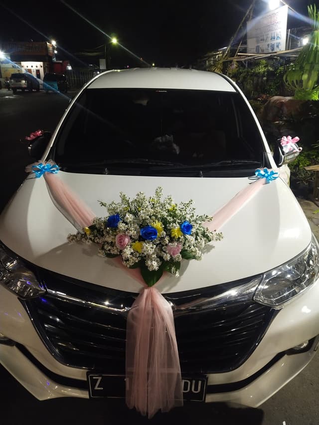 https://yansflorist.com/image/produk/Bunga-Mobil/Bunga-Mobil-Model-8-0.jpeg