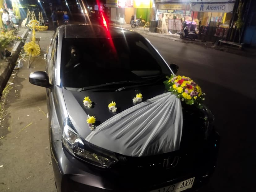 https://yansflorist.com/image/produk/Bunga-Mobil/Bunga-Mobil-Model-9-0.jpeg